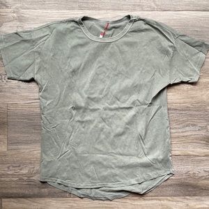 Le bon shoppe tshirt